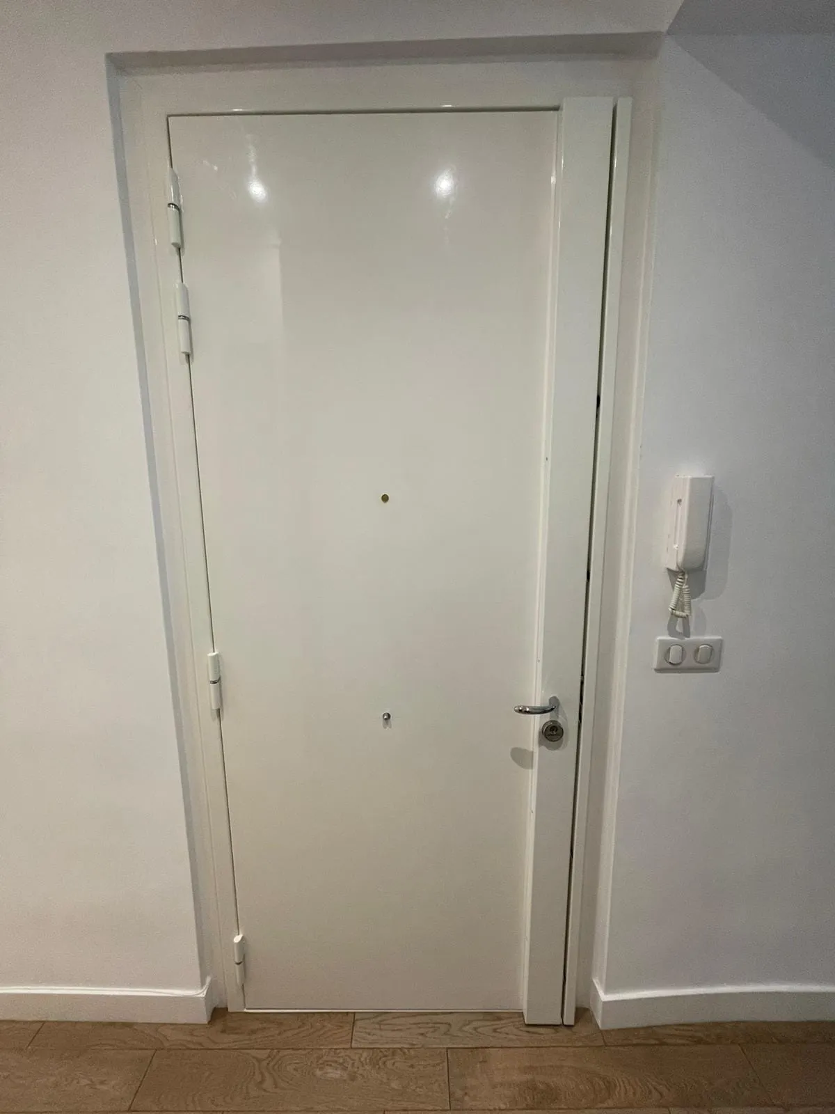 blindage de porte en bois 